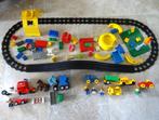 Duplo groot auto circuit met veel accessoires (manueel), Ophalen of Verzenden, Gebruikt, Complete set, Duplo