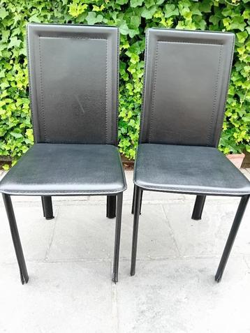 set van 2 stoelen beschikbaar voor biedingen