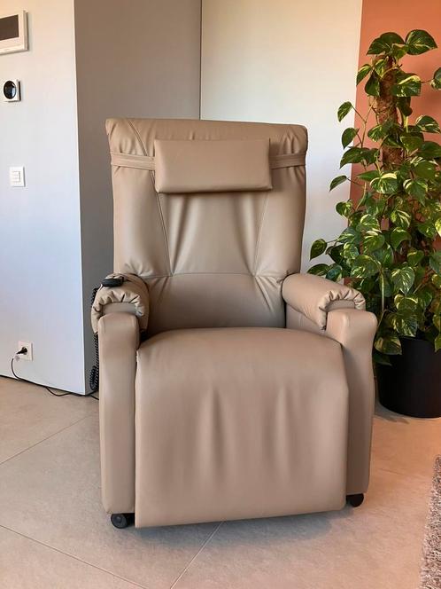 Relax zetel “Revilax” - 4 motoren, Huis en Inrichting, Fauteuils, Nieuw, 75 tot 100 cm, 100 tot 125 cm, Ophalen