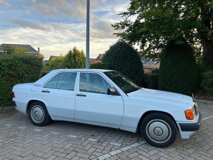Mercedes 190 diesel 2.0 bouwjaar 1991 274 721 km, Auto's, Mercedes-Benz, Particulier, 190-Serie, ABS, Centrale vergrendeling, Mistlampen