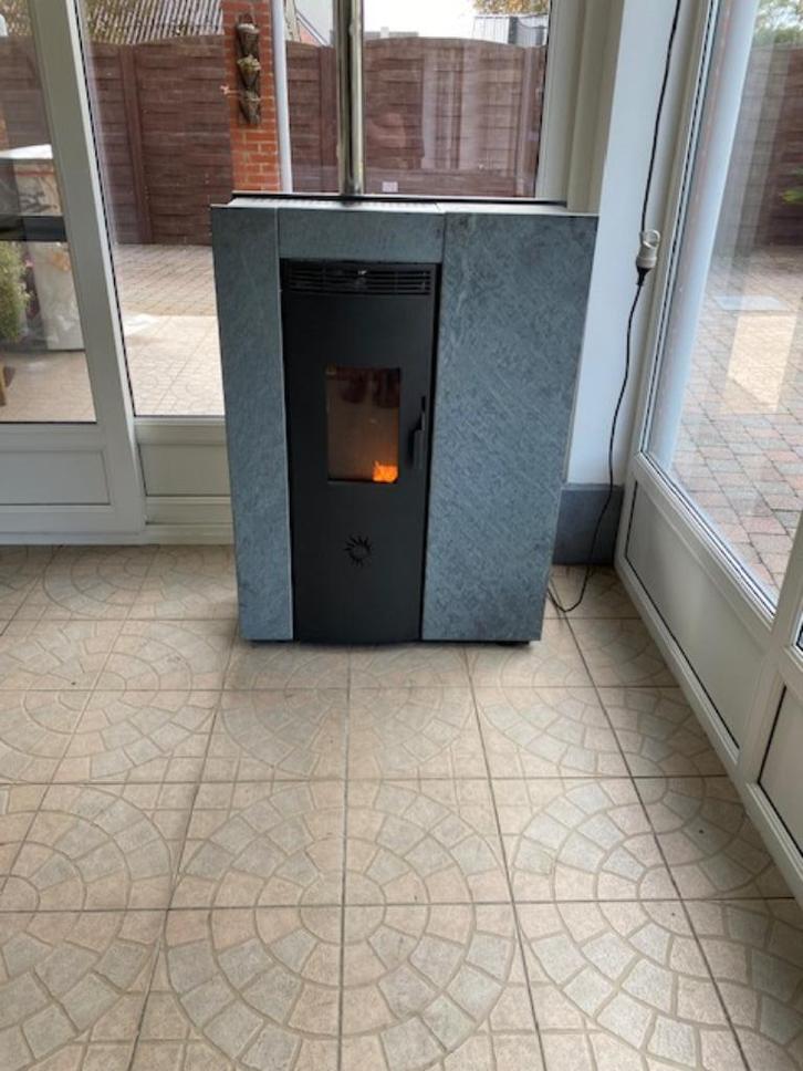 Pellet kachel Cs Thermos 9kw model Tesi, Huis en Inrichting, Kachels, Ophalen