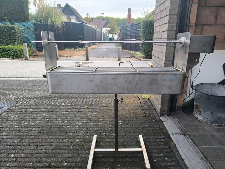 Splinternieuwe BBQ om speenvarken, arrosticini te maken, Tuin en Terras, Houtskoolbarbecues, Nieuw, Ophalen of Verzenden