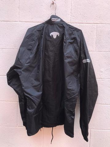 Imperméable de marque Bullson disponible aux enchères