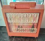 Accessoires pour barbies. Valise, cuisinière,frigo, chien., Ophalen