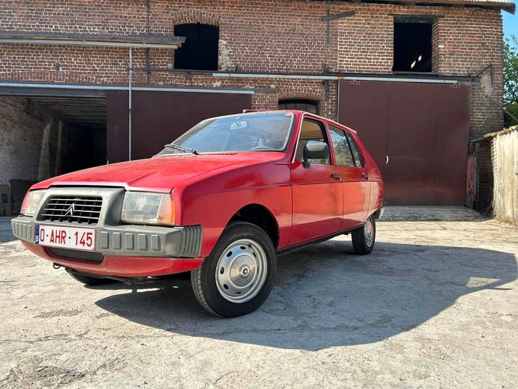 Citroën Visa Club 1980, Auto's, Oldtimers, Particulier, Citroën, Benzine, Berline, 5 deurs, Handgeschakeld, Rood, Beige, Kunstmatig leder
