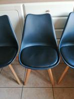 4 zwarte stoelen, Enlèvement