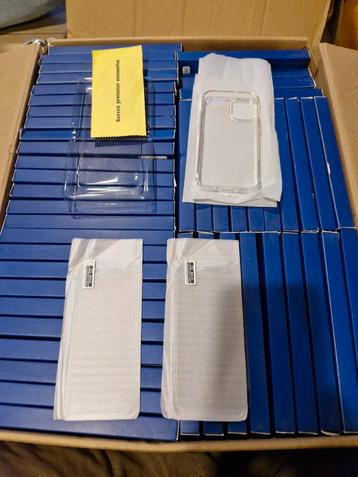 iPhone 12 Mini Hardcase + 2 screenprotectors beschikbaar voor biedingen