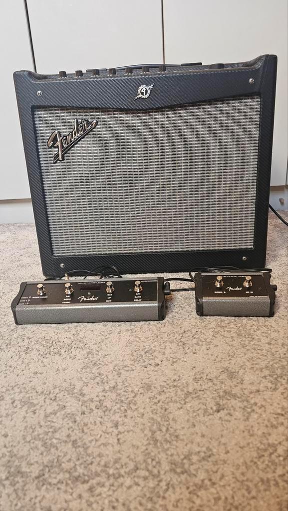 Ampli Fender Mustang 3 + Footswitch (MS4 & MS2), Muziek en Instrumenten, Versterkers | Bas en Gitaar, Gebruikt, Ophalen