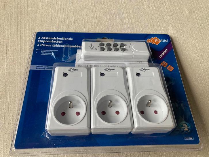 Jeu de 3 prises télécommandées, Elektronische apparatuur, Onderdelen en Toebehoren, Nieuw, Ophalen