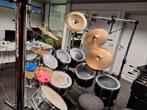 7 delige adams 6000 met groot rack en paiste 3000 cymbalen, Enlèvement ou Envoi