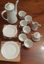 Witte porseleinen koffie servies, Antiek en Kunst, Antiek | Servies compleet, Ophalen of Verzenden