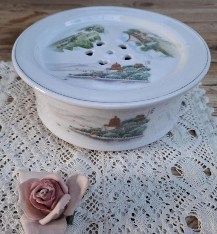 Oude Chinese porseleinen krekeldoos, Antiek en Kunst, Antiek | Porselein, Ophalen of Verzenden