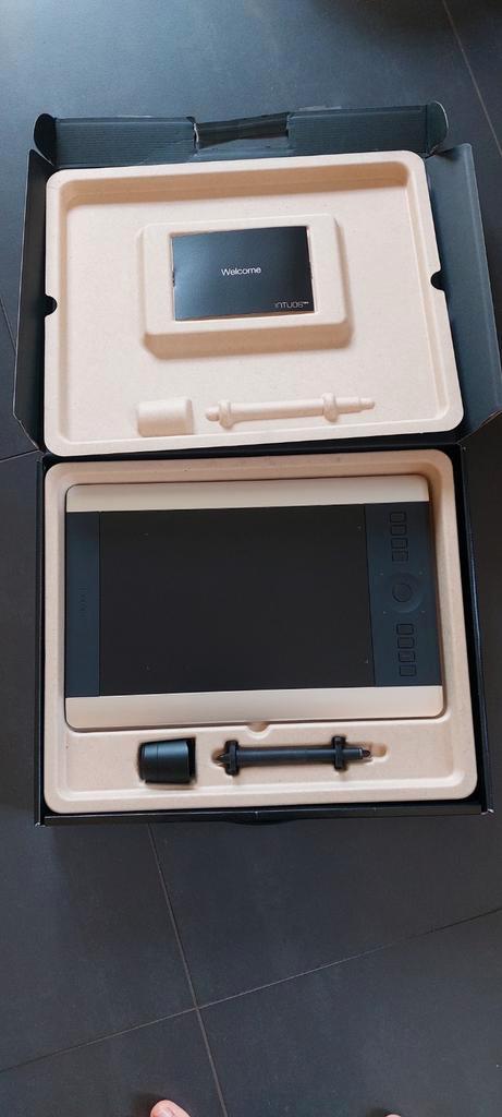 Wacom Intuos Pro PTH651, Computers en Software, Tekentablets, Bedraad, Multi-touch, Ophalen of Verzenden