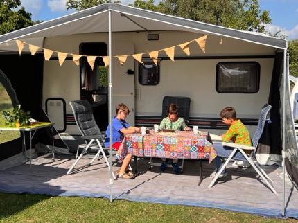 Te huur: Burstner Club met luifel inventaris + fietsendrager, Caravanes & Camping, Location