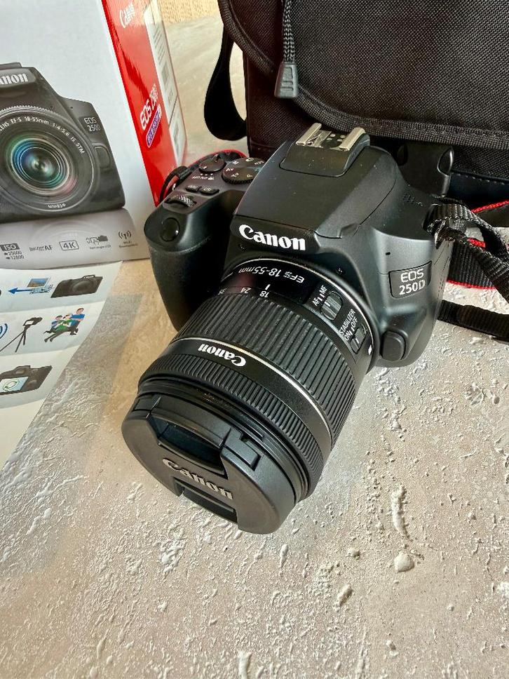 Canon EOS 250D, TV, Hi-fi & Vidéo, Appareils photo numériques, Comme neuf, Compact, Canon, Enlèvement