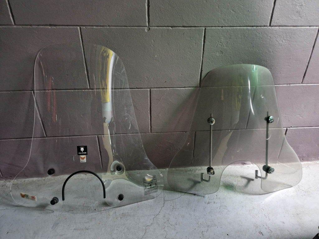 2 windschermen voor scooter - nieuwstaat, Enlèvement, Comme neuf