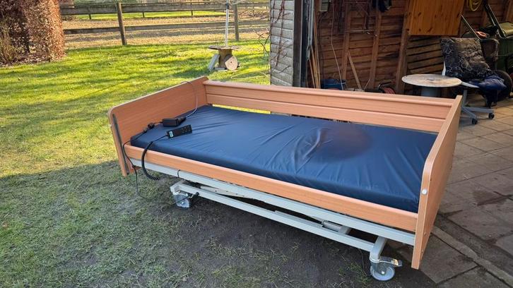 Elektrisch ziekenhuisbed, Diversen, Verpleegmiddelen, Gebruikt, Ophalen