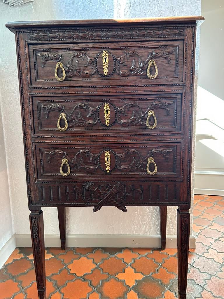 Antieke eikenhouten commode, Ophalen