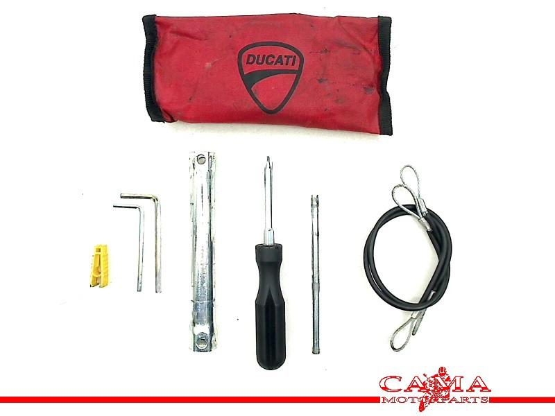 ENSEMBLE D'OUTILS Monster 1200 R 2016-2019 (M1200), Motos, Dhr. S. di Majo, Utilisé, Info@cama-motorparts.nl, P.J. Troelstraweg 8 8
3144 CX  MAASSLUIS, NL