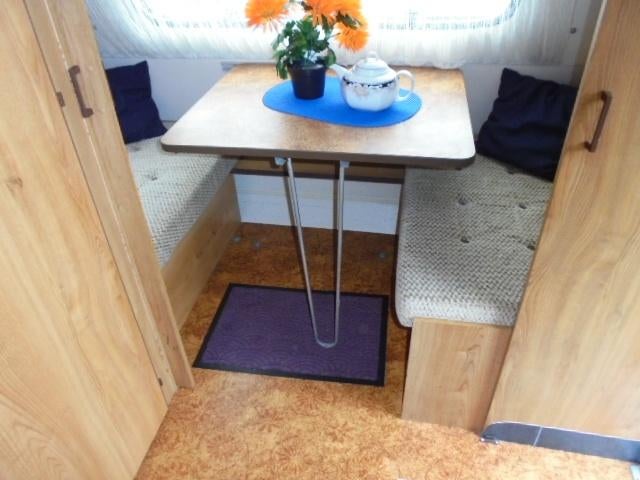 mooie 380 Lichtgewicht,verwarming,frigo,toiletruimte+tent--, Caravanes & Camping, Entreprise, Jusqu'à 4 m, 500 - 750 kg, Coin salon convertible