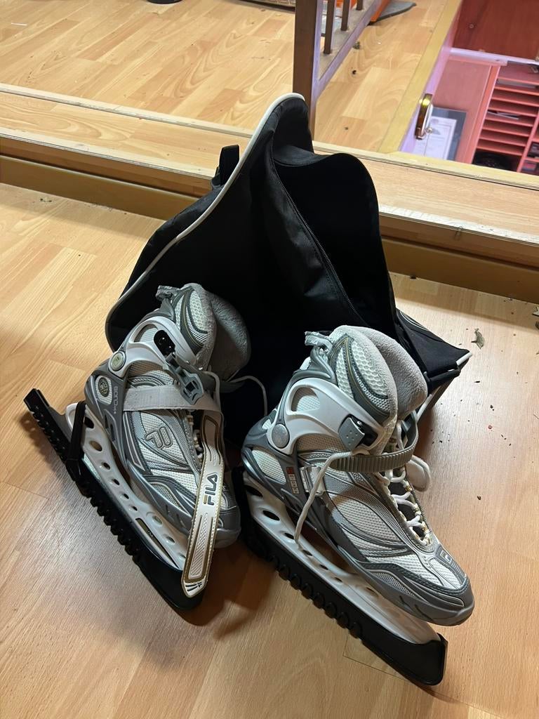️ Patins à glace Fila - taille 38 - comme neufs + sac, Sports & Fitness, Enlèvement, Comme neuf