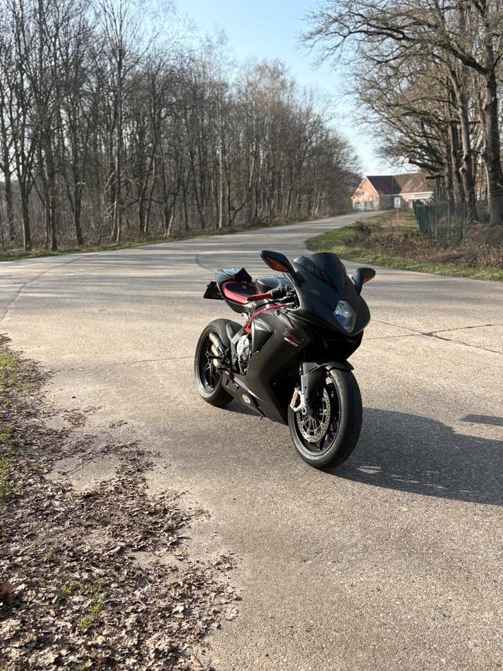 mv agusta f3 800, Motoren, Motoren | MV Agusta, Particulier, Super Sport, meer dan 35 kW, 3 cilinders, Motorrijbewijs A, ABS, Quickshifter