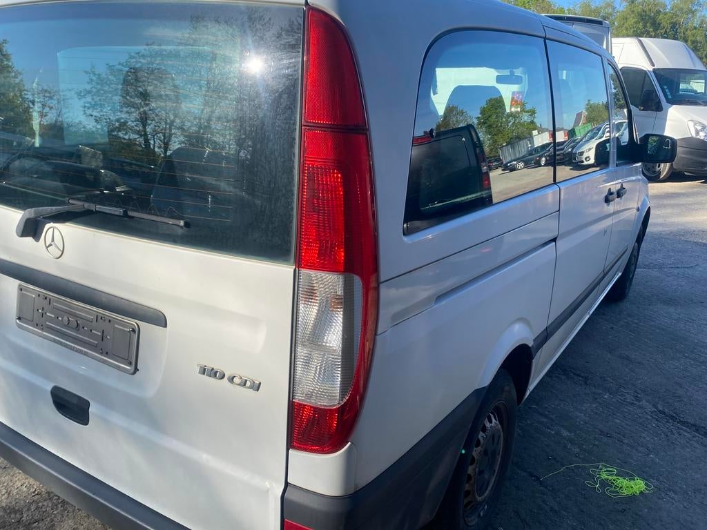 Mercedes vito 2.2d airco 9PL, Auto's, Euro 5, Achterwielaandrijving, Zwart, 4 cilinders