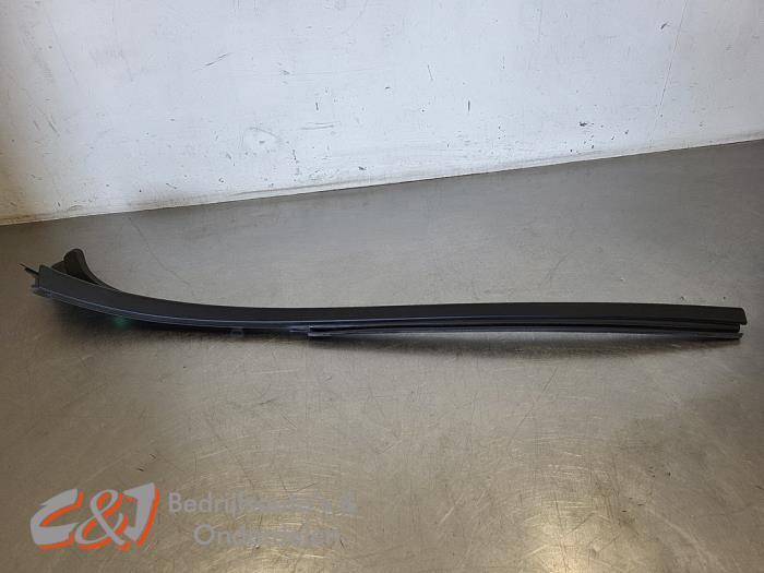 Voorruitlijst van een Renault Trafic, Gebruikt, -, Renault, -