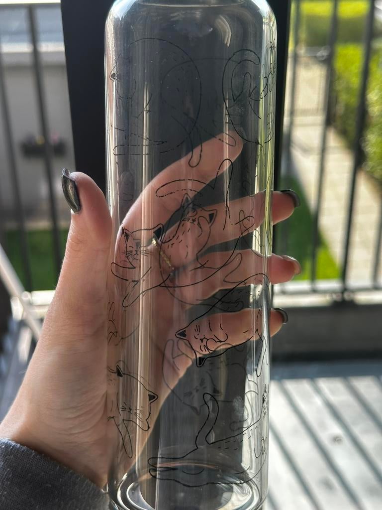 Water fles poezen, Ophalen