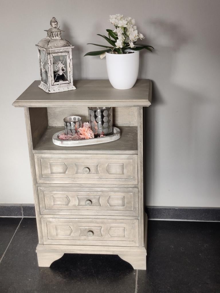 Mooi landelijk bijzetkastje, Enlèvement