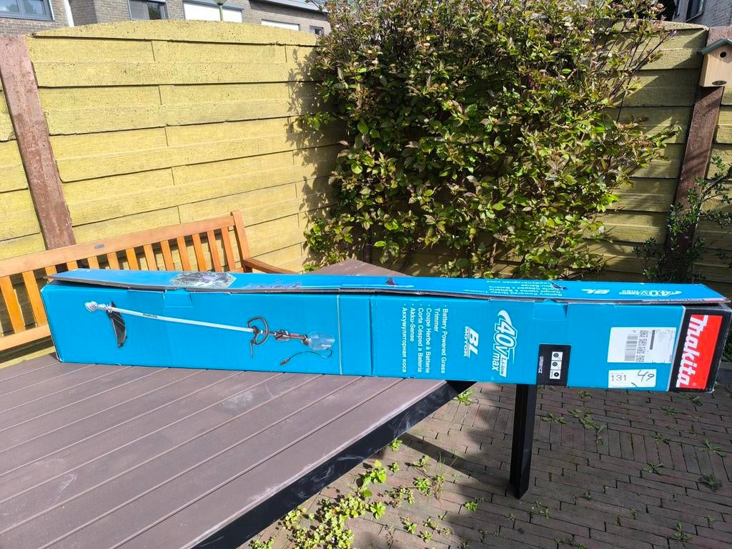 Nieuwe Makita UR201CZ 36 V Bosmaaier connector type D-greep, Ophalen, Accu