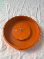 Horloge murale design orange Salt & Pepper, Enlèvement, Comme neuf, Horloge murale