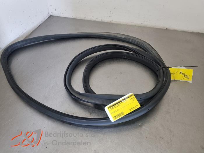 Portierrubber 4Deurs links-achter van een Volkswagen Caddy, Auto-onderdelen, Carrosserie, Volkswagen, Gebruikt, 3 maanden garantie