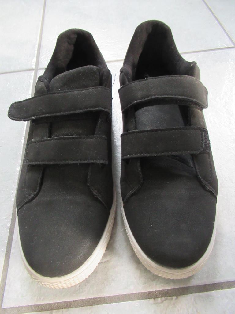 Zwarte sneakers met klittebandsluiting, zo goed als nieuw, Ophalen, Zwart, Zo goed als nieuw, Sneakers