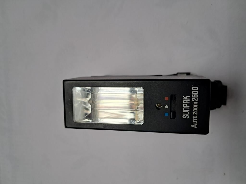 Sunpak Auto Zoom 2600 elektronische flitser, Audio, Tv en Foto, Ophalen, Gebruikt, Overige merken, Kantelbaar