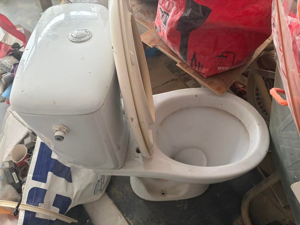 WC gratuit, Hobby en Vrije tijd, Pottenbakken, Ophalen, Zo goed als nieuw