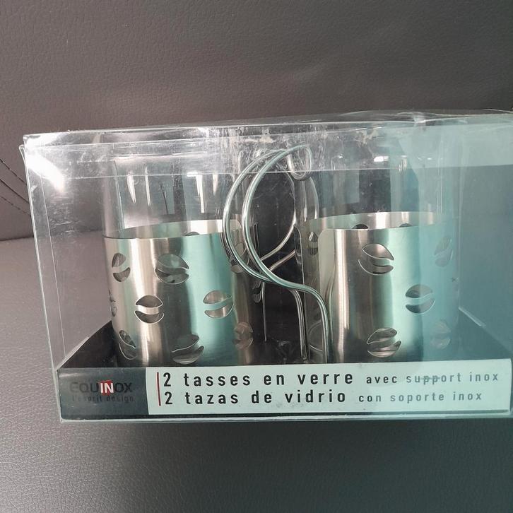 Set de verres en support inox, Maison & Meubles, Cuisine | Vaisselle, Verre, Enlèvement ou Envoi