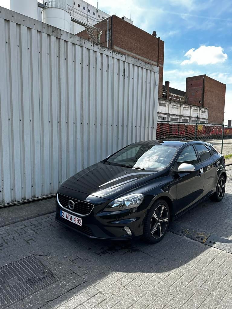 Volvo v40 D2 R-Design Black Automatic, Auto's, Volvo, Automaat, Zwart, 5 deurs, Particulier