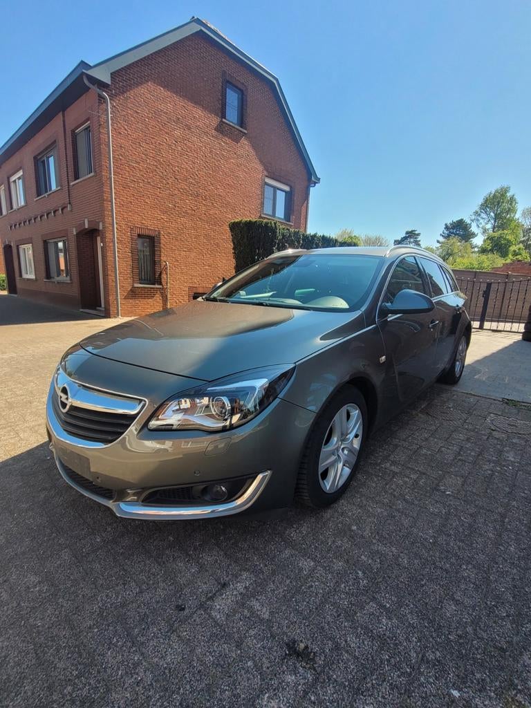 Opel insignia ,2,0 diesel ,144000 km, Auto's, 1956 cc, 4 cilinders, 124 g/km, Leder