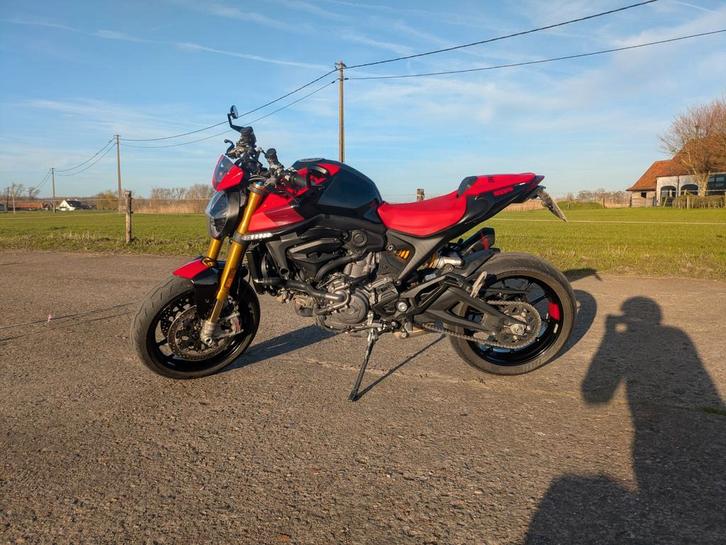Ducati monster 937 SP fabrieksgarantie tot 2028!, Motoren, Motoren | Ducati, Particulier, Naked bike, meer dan 35 kW, 2 cilinders