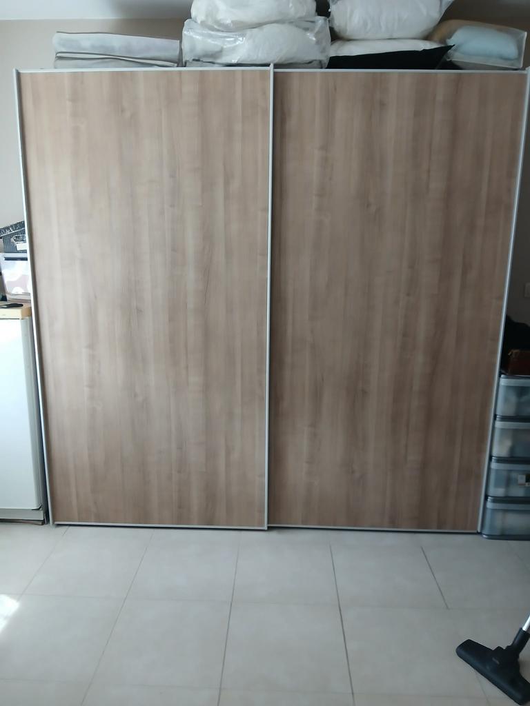 Armoire à portes coulissantes, Maison & Meubles, 25 à 50 cm, 200 cm ou plus, Avec tablette(s), Comme neuf