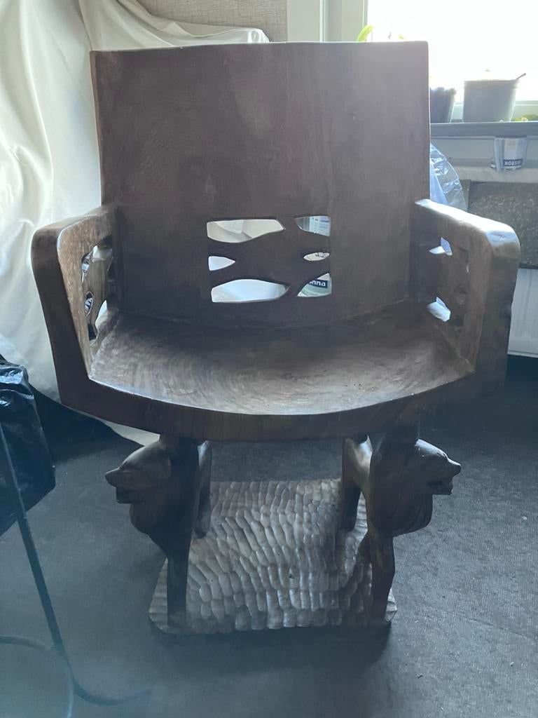 Unieke boomstamstoel massief met de hand uutgesneden, Antiek en Kunst, Ophalen