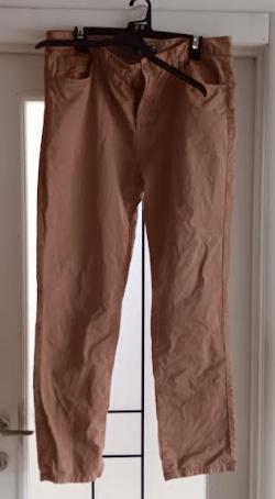 Pantalon homme beige moutarde 48, Kleding | Heren, Broeken en Pantalons, Ophalen of Verzenden, Gedragen, Maat 56/58 (XL), Beige