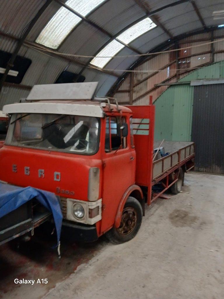 ebro, Autos, Rouge, Autres marques, Achat, 2 places