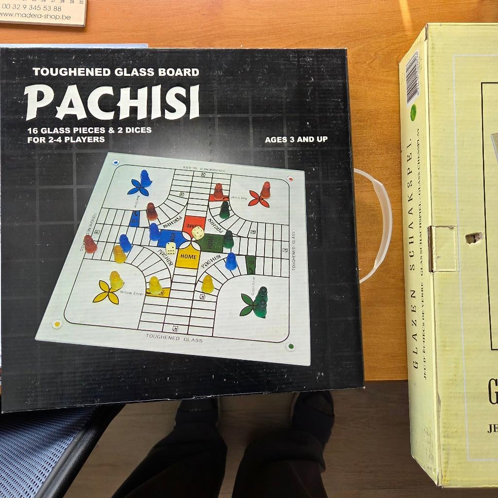 Schaakspel en pachisi, Hobby & Loisirs créatifs, Jeux de société | Jeux de plateau, Trois ou quatre joueurs, Enlèvement, Neuf