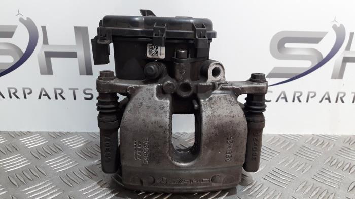 Remklauw (Tang) links-achter van een Mercedes E-Klasse, Auto-onderdelen, Remmen en Aandrijving, Mercedes-Benz, Gebruikt, 3 maanden garantie