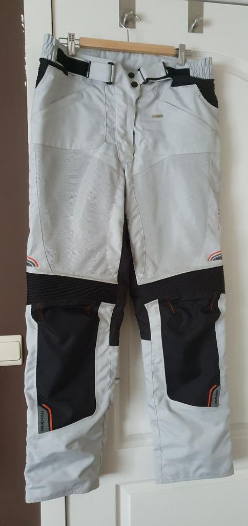 Pantalon de moto Modeka pour femmes taille 46, Animaux & Accessoires, Chevaux & Poneys | Couvertures & Couvre-reins, Enlèvement