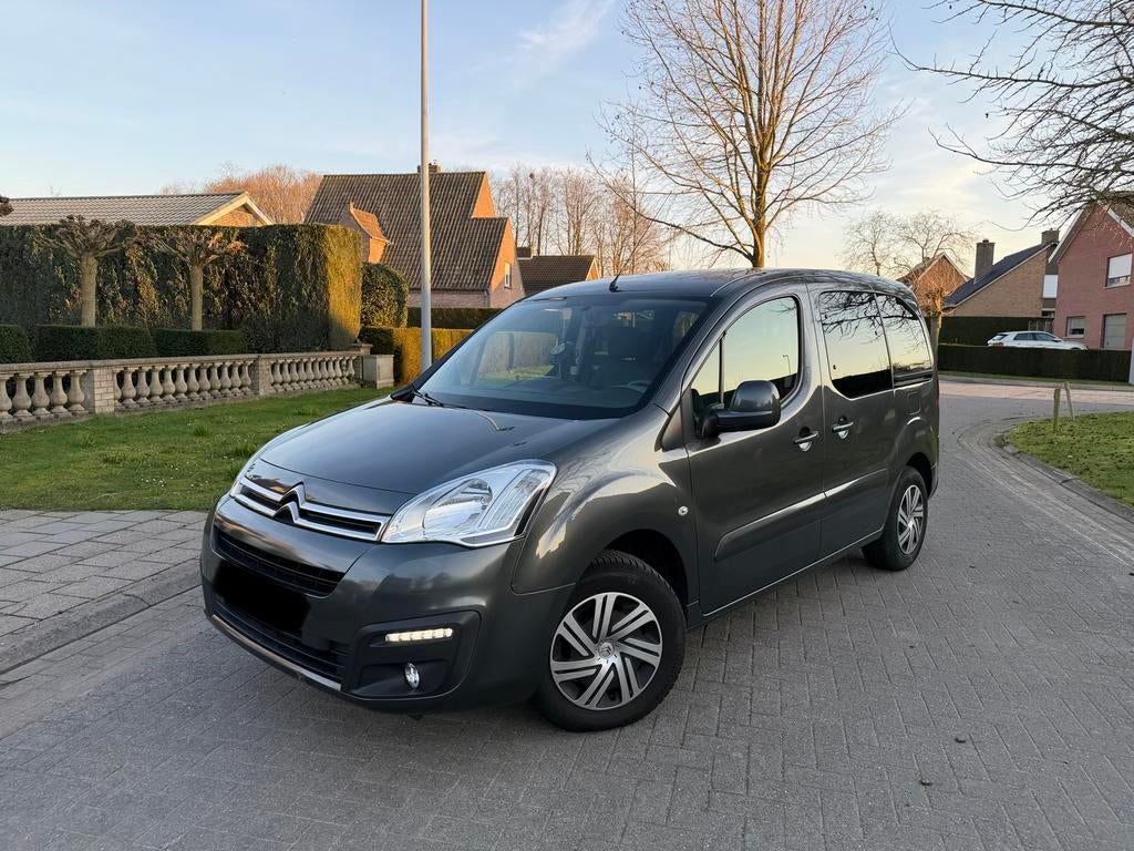 Citroën Berlingo avec seulement 82 000 km, Argent ou Gris, Achat, Euro 6, Boîte manuelle