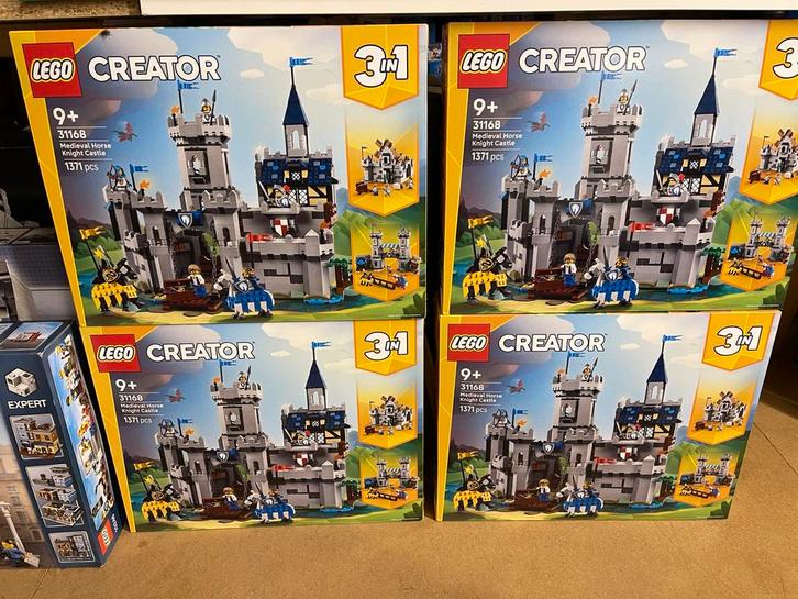 Lego 31168 SEALED (4 beschikbaar voor ultieme MOC te maken!), Kinderen en Baby's, Speelgoed | Duplo en Lego, Zo goed als nieuw