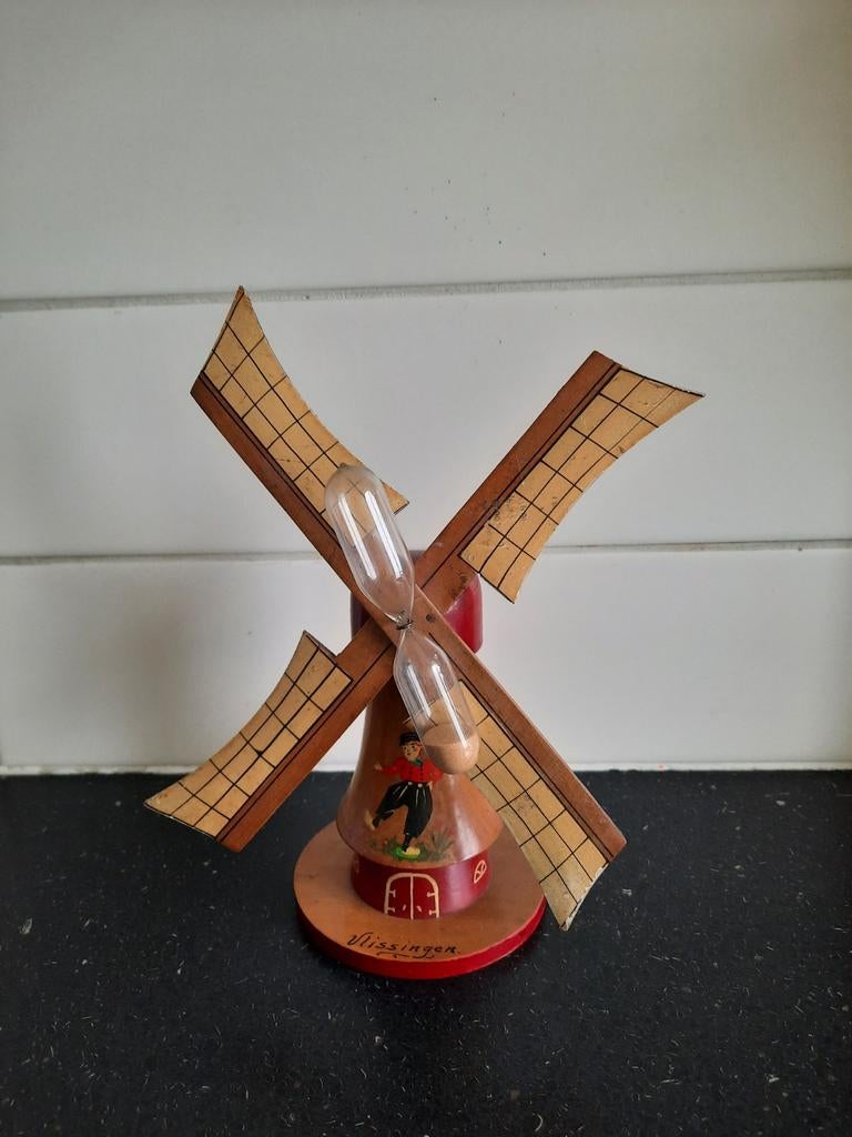 Mooie molentje met zandloper al zeer oud, Ophalen